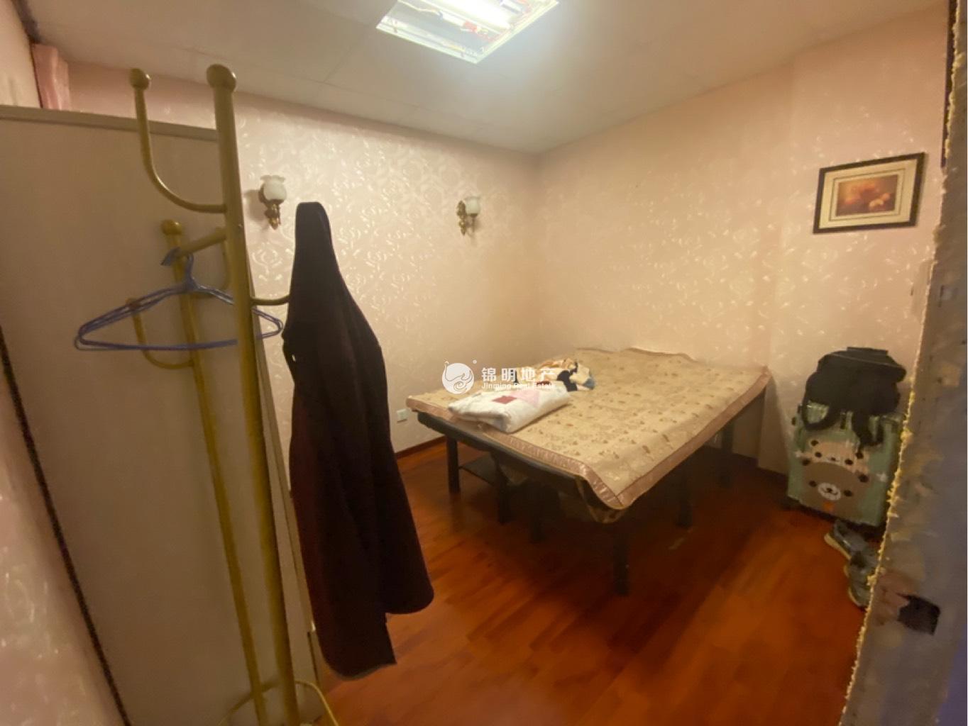 五角场金岛大厦110平米写字楼出租